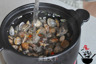 砂锅花甲粉的做法步骤：5