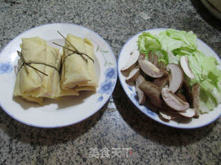 香菇包心菜煮面结 的做法步骤：1