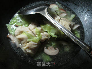 香菇包心菜煮面结 的做法步骤：6