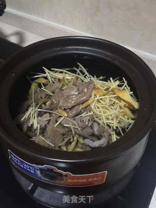 灯芯草麦冬猪心汤的做法步骤:4