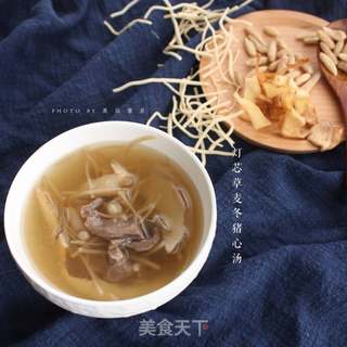 灯芯草麦冬猪心汤的做法步骤:6