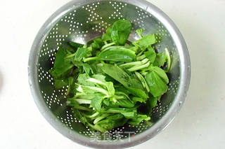 青菜蛋饺粉丝汤的做法步骤:11