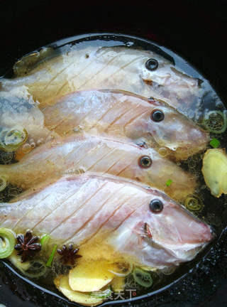 鱼汤炖豆腐的做法步骤:4