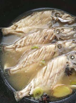 鱼汤炖豆腐的做法步骤:5