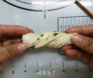 葱油花卷的做法步骤:12
