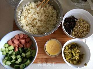 雪菜火腿蛋炒饭的做法步骤:3