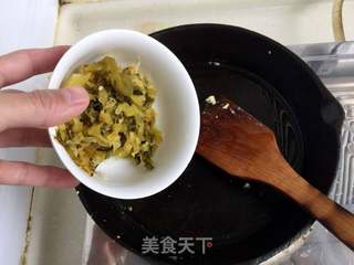 雪菜火腿蛋炒饭的做法步骤:5