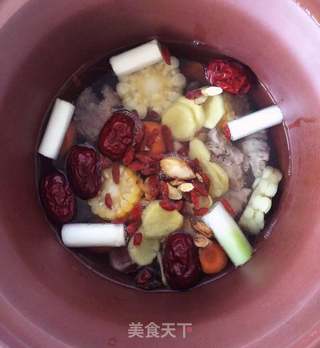 排骨玉米冬瓜汤的做法步骤:3