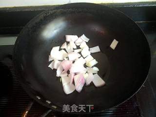 洋葱炒梭子蟹的做法步骤:5