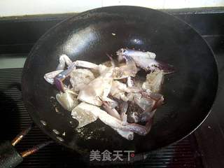 洋葱炒梭子蟹的做法步骤:7
