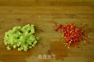 蛋饼烩粉条的做法步骤:2