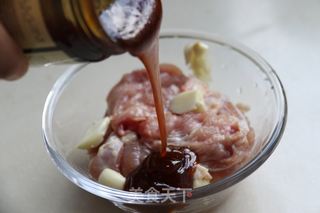 不仅仅是烤肉，还是一场早餐盛宴--蜜汁烤鸡腿的做法步骤：3