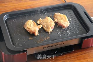 不仅仅是烤肉，还是一场早餐盛宴--蜜汁烤鸡腿的做法步骤：6