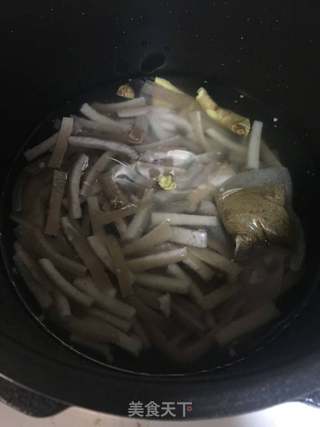 自制皮冻的做法步骤:5