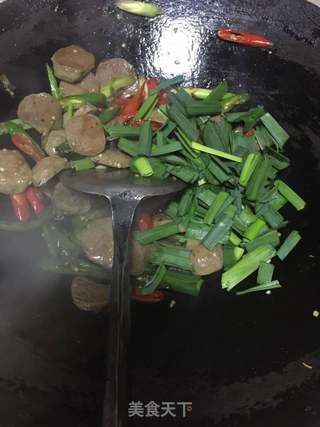 辣椒炒肉丸的做法步骤:5