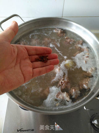 山药羊肉汤的做法步骤:3