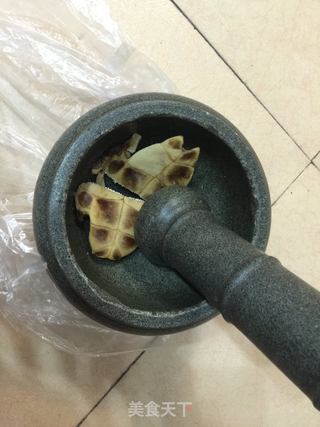 炖排骨龟板鹿茸的做法步骤：2