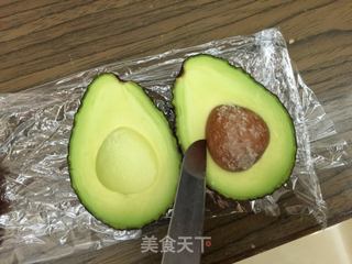 牛油果刺身的做法步骤：2