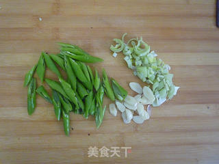 香干小炒肉的做法步骤:2