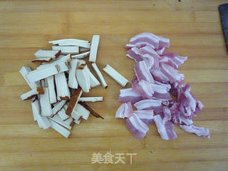 香干小炒肉的做法步骤:3