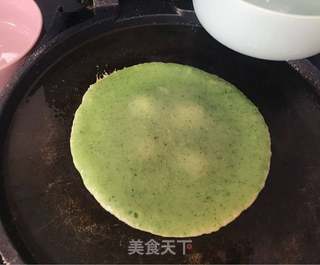 菠菜鸡蛋饼的做法步骤：4