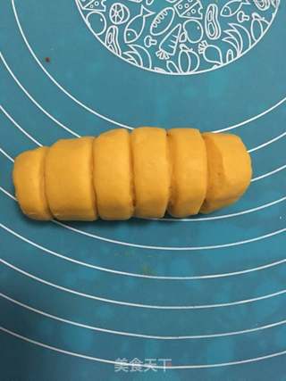 #信任之美#南瓜肉松卷和南瓜豆沙卷的做法步骤:11