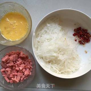 萝卜丝火腿鸡蛋饼的做法步骤:2