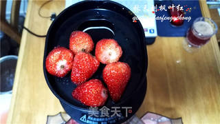 #信任之美#鲜榨草莓汁的做法步骤:2