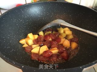 ＃信任之美＃牛油果土豆腊肠焖饭的做法步骤：4