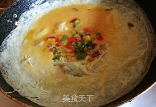 #信任之美#三分钟快手早餐——洋葱彩椒鸡蛋饼的做法步骤:4