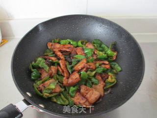 #信任之美#青椒回锅肉的做法步骤:11