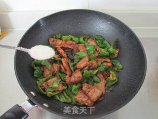 #信任之美#青椒回锅肉的做法步骤:12