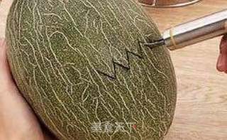 哈密瓜DIY的做法步骤:2