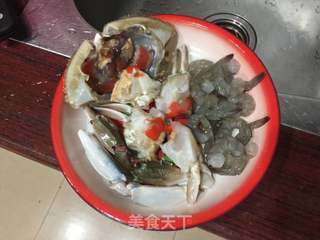 螃蟹鸭脯砂锅粥的做法步骤:3