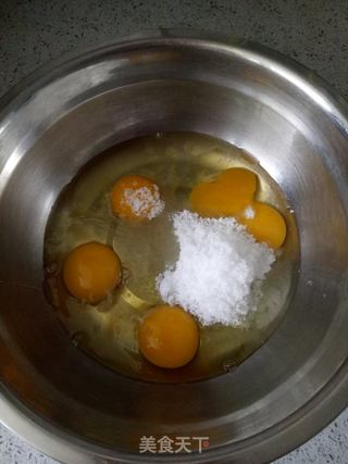 #信任之美#海绵杯子蛋糕的做法步骤:2