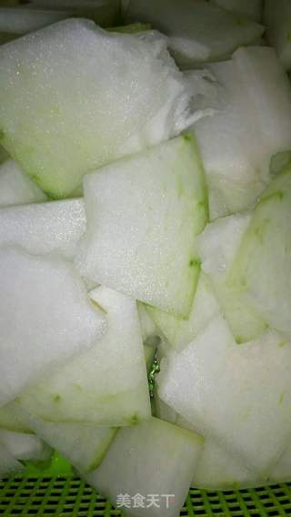 东瓜肉圆汤的做法步骤:2