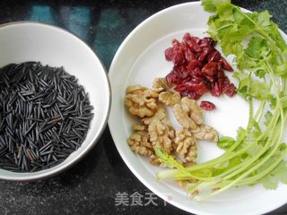 #信任之美#蔓越莓核桃拌菰米饭的做法步骤：1