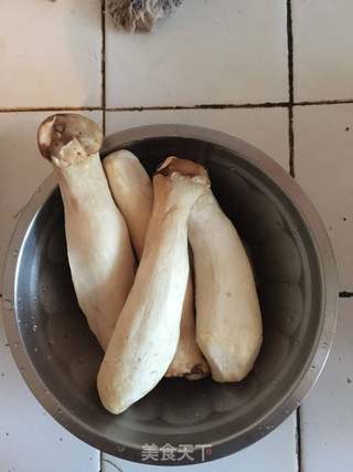 #信任之美#蚝油肉末杏鲍菇的做法步骤：1
