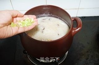 潮汕海鲜砂锅粥的做法步骤：16