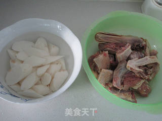 #信任之美#山药老鸭汤的做法步骤:2