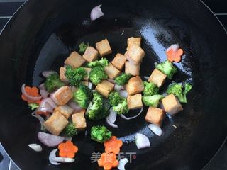 #信任之美#鲜蔬鱼豆腐奶白汤的做法步骤:3