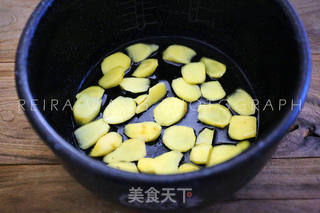 仔姜XO酱焖水鸭的做法步骤:3
