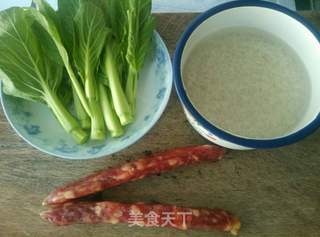 #信任之美#广味腊肠煲仔饭的做法步骤：1