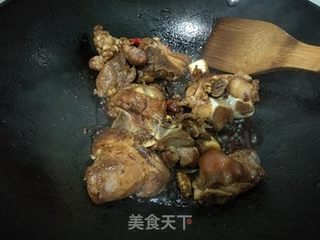 香辣猪肘炖芸豆的做法步骤：5