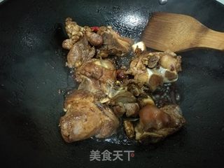 香辣猪肘炖芸豆的做法步骤:5