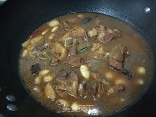 香辣猪肘炖芸豆的做法步骤:8