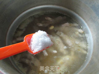 ＃信任之美＃鸡爪黄豆汤的做法步骤：7