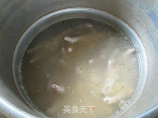 ＃信任之美＃鸡爪黄豆汤的做法步骤：9