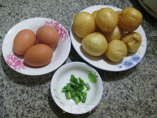 ＃信任之美＃油面筋烧荷叶蛋的做法步骤：1