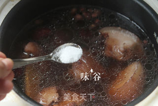 花生猪脚筋汤的做法步骤:5